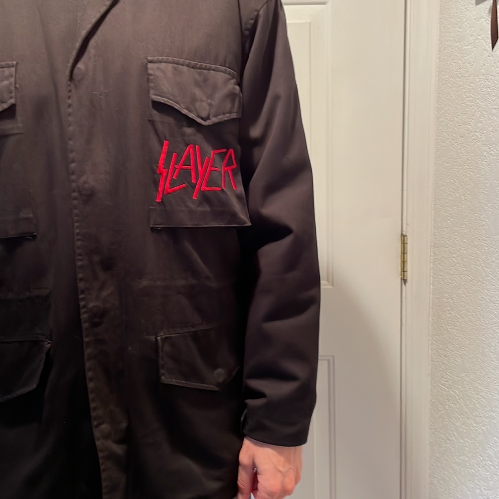 Officially licensed vintage Slayer trench coat w/ inner liner vest and hoodie. - Picture 4 of 13